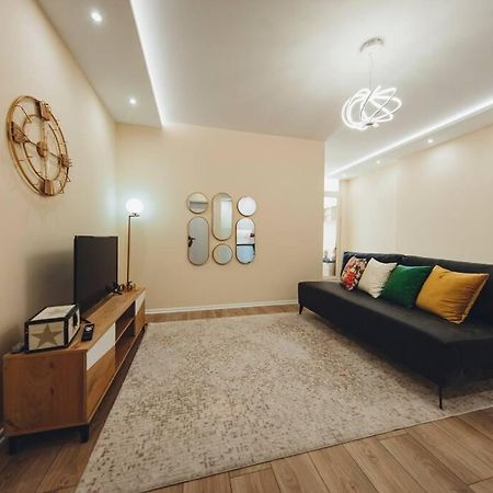 Luxury Apartment At Myslym Shyri Tirana Bagian luar foto